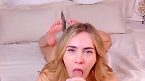 Victoria Paradise amateur cams camgirl masturbating with click-operated vibrator